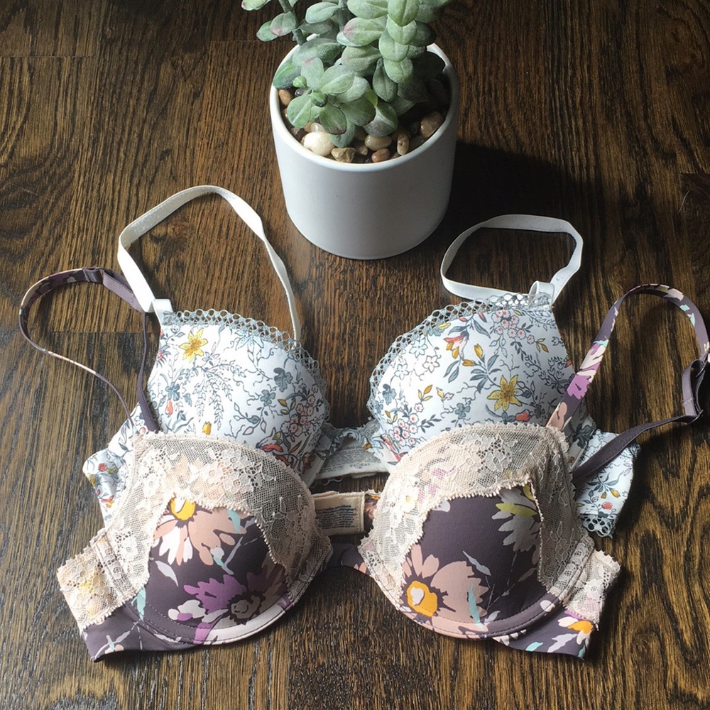 GAP Body Favorite Plunge 34A Bras - Lot of 2!